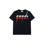 GUCCI logo teraga tr&uuml;kitud &uuml;mmarguse kaelusega T-s&auml;rk 565806-XJAZY-1141 M red