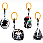 Beebi rippuvad k&otilde;ristim&auml;nguasjad, 4 komplekti autoistmega jalutusk&auml;ru m&auml;nguasjad Pehmed kriuksuvad m&auml;nguasjad beebile 0&ndash;6 kuu vanusele vasts&uuml;ndinule autovoodil, turvah&auml;lliga reisimine 27x10cm valge/must