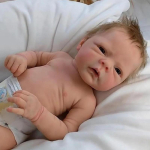 46 cm Reborn Baby Doll Elutruu pehme puudutusega Kaisutav vasts&uuml;ndinud beebinukk 3D nahka patsutav Reborn Baby Dolls M&auml;nguasjad Girl brown