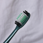 T&auml;iskasvanute paaridele m&otilde;eldud hambahari Kvaliteetne pehmete ja k&otilde;vade harjastega hambahari bambuss&ouml;est valmistatud pehme hambahari Pakendis perereisiga manuaalne hambahari hard brush