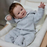 &Otilde;nnelik naeratav uuestis&uuml;ndinud nukk Phoenix, elutruu 21-tolline vin&uuml;&uuml;list keha simulatsioon beebide nukk Realistlik siirdatud juuksed Vasts&uuml;ndinud nukk v&auml;ikelapse maja m&auml;nguasi cloth body