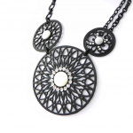 NOA [H9005] &ndash; disainerkaelakee 'Carmen' must valge valge