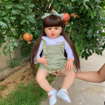 Uus pehmest silikoonist reborn mudilane beebinukk t&uuml;drukule 60 cm kleit Pruunide juustega printsess nagu elus s&uuml;nnip&auml;evakingitus lapsele