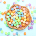 K&auml;sitsi valmistatud helmed 100 tk Creative 6mm/8mm/10mm materjalid DIY Ehted Aksessuaarid Akr&uuml;&uuml;list helendavad kommid v&auml;rvilised &uuml;mmargused kaelakee k&auml;ev&otilde;rud k&auml;sitsi valmistatud 6mm mitmev&auml;rviline