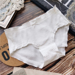 Lihtsad ja mugavad keskmise v&ouml;&ouml;ga p&uuml;ksid, niit, mugavad alusp&uuml;ksid, naiste aluspesu One Size valge