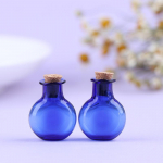 2 tk mini klaaspudelid korkidega soovipudel, pisikesed purgid viaalid s&auml;ilituspudel sinine