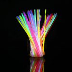 100 tk helendavad pulgad peole Fluorestseeruvad helendavad k&auml;ev&otilde;rud Neoonkaelakee Pulmad S&uuml;nnip&auml;ev Kontsert Halloween Helendavad tarvikud 100pcs