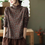 Naiste puuvillane retro v&auml;ikese lillemustriga k&otilde;rge kaelusega T-s&auml;rk, lahtine aluss&auml;rk, topp L kohv