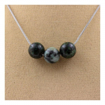 Pierres et Min&eacute;raux. Collier 3 perles Turquoise Africaine 8 mm Chaine en acier inoxydable.