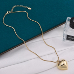 S&uuml;dame sari: Elegantne kullast s&uuml;damega kaelakee naistele &ndash; kvaliteetne rangluukett kuldne