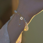 Imitation Pearl Hollow Copper Money reguleeritav k&auml;ev&otilde;ru elegantse &otilde;&otilde;nsa jaoks