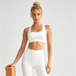 Naiste 2-osaline pits&auml;&auml;rega joogakomplekt Racerback polsterdatud spordirinnahoidja K&otilde;rge v&ouml;&ouml;kohaga lainelised retuusid J&otilde;usaal Pilates Fitness treeningkost&uuml;&uuml;m Streetwear XS valge