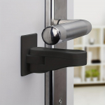 Beebi turvalukk, lapse ukse avanemisvastane seade, mulgustamine puudub, vargusvastane uksek&auml;epide, avanemisvastane seade, lemmikloomade ukseavamise vastane lukulukk must