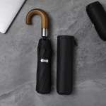 Puidust kumera k&auml;epidemega automaatne vihmavari k&uuml;mne luuga 300T m&auml;lulapp topelt iseavanev tuulekindel vihmavari meessoost vihmavari