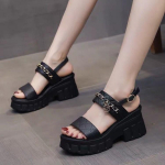 Maogu suvine mood Paksu tallaga rooma vabaaja naiste pandlaga libisemisvastased naiste kingad kiilukontsad kett platvormiga sandaalid naistele 36 must