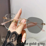 V&auml;listingimustes v&auml;rvi muutvad l&uuml;hin&auml;gelikkusprillid Luksuslikud Naised Mehed Ebaregulaarsed Fotokroomsed prillid Viimistletud Optilised Miinusprillid Dioptrid -3.0