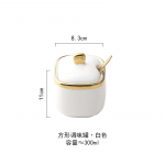 Keraamiline maitseainepurk lusikaga K&ouml;&ouml;gi maitseainete s&auml;ilituskarp, soola- ja piprapurk Kodumajapidamises kasutatavate s&auml;ilituspurkide keraamilise karbi pudel