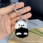 Imearmas punase panda naaritsa karusnahast v&otilde;tmehoidja pluus &ndash; armas kotiv&otilde;lu ja v&auml;ike kingitus 6 cm Mink Fur Red Panda valge/must