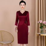 Elegantne s&uuml;gisene V-kaelusega salendav atsetaatkleit emadele 5XL brown