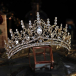 Luksuslik barokkstiilis Blingi kristalls&uuml;damed pruudi tiaarad kroon, suur kividest n&auml;itus Diadem pruudi juuksepaelad pulmajuukse aksessuaarid kuld