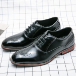 MoodMehed Oxfordi kingad Klassikaline Briti stiil Terava ninaga Nahast kingad Mehed &Auml;riformaalsus Mehed mustad Kingad Brogue Mehed Pulmakingad 6 must