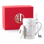 Loov keraamiline kruus &ndash; kaane ja lusikaga T&auml;htkujud, ideaalne kingitus paaridele Sagittarius Gift Box