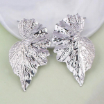 Uus mood, sulgedest naiste k&otilde;rvar&otilde;ngad, metallist lehed, k&otilde;rvar&otilde;ngad, v&auml;rvilised k&otilde;rvar&otilde;ngad naistele kingitused, k&otilde;rvakraami hulgim&uuml;&uuml;k kuld