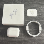 Uus TWS 1:1 juhtmeta peakomplekt Bluetooth 5.0 aktiivse m&uuml;rasummutusega k&otilde;rvaklapid k&otilde;rvasisene HD-k&otilde;nega muusika spordik&otilde;rvaklapid laadimiskastiga valge