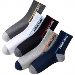 Meeste keskmise pikkusega sokid Neli aastaaega Spordisokid Higi imavad Hingavad Trendikad sokid Partii 5 Pairs