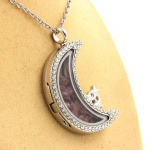 Pierres et Min&eacute;raux. Collier Grenat Rhodolite brut. Mod&egrave;le Lune.