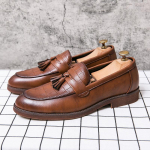 Nahast vabaaja kingad meeste mokassiinid Luksuslik B&auml;nd Slip-on mehe pidulikud kingad vabaaja stiil suurused 38-47 hea Kulumiskindel tald 38