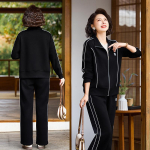2025 kevad/s&uuml;gis vabaaja spordidress: Stiilne kaheosaline komplekt naistele - Elegantne keskealiste ja eakate mood XXXL (125-135 Jin) must