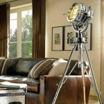 Antiikne Royal Master Search Light Maritime Hollywoodi stiilis statiivi kohtvalgusti.