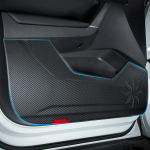 Chery Tiggo 8 Pro autoukse l&ouml;&ouml;givastane padi s&uuml;sinikkiust nahast tekstuur mustust kaitsev trimmi kleebis k&uuml;lgserva kaitse 2022 must