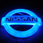 Nissan ADFG34D LED-ile Nissan Sylphy Qashqai J10 Teana Altima X-Trail T32 Juke Sentra Almera Versa Note'i jaoks Auto Logo Embleem Valgus Tagumine Kleebis 10.6 X 9.0cm punane