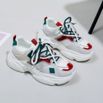 Naiste platvormiga tossud libisemisvastased ja hingavast v&otilde;rgust vabaajajalatsid Mugavad tursked n&ouml;&ouml;riga jooksutossud Naiste tennisespordijalatsid 35