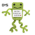 Positiivne heegeldatud konnanukk koos julgustava kaardiga emotsionaalse toega K&auml;sitsi valmistatud kuduv loomakaunistus, ornament stressi leevendav m&auml;nguasi A