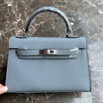 24 uus ehtsast nahast naiste kott peopesa mustriga mini 22CM25 kott h&otilde;bedane pandlaga k&auml;ekott &uuml;he &otilde;laga 22CM+2 shoulder straps without lock helesinine v&auml;rv