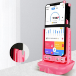 Automaatne k&otilde;ikuva loksutusega telefoni v&otilde;nkumisseade sammude salvestamise artefakt, liikuv harja, sammulugeja hoidik mobiiltelefoni alus roosa