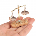 V&auml;ikesed vintage tasakaalustuskaalud Ornament Miniatuursed aksessuaarid Antiikne &otilde;igluskaalu mudel Peen kodukaunistus, kingitus lastele 49*48mm