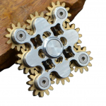 Puhast messingist Fidget Spinner hammasrataste &uuml;hendus Fidget Gyro m&auml;nguasja metallist isetegemise k&auml;sivurr keerleb pikka aega mitme esmaklassilise laagriga (9 k&auml;iku) 7.1x5.6x2.5cm h&otilde;be