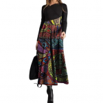 Naiste kleit as&uuml;mmeetrilise kaelusega lapitehnikas A-l&otilde;ikeline &auml;&auml;ris v&auml;rvilise tr&uuml;kiga plisseeritud pikkade varrukatega boheemlaslik lahtine maksikleit XXXL B