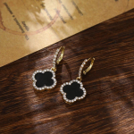 Klassikaline luksuslik neljaleheline ristikhein &otilde;rn kivist naiste k&otilde;rvar&otilde;ngad Netroots k&otilde;rgetasemelised k&otilde;rvar&otilde;ngad must