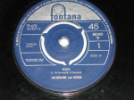 7-tolliline plaat JACQUI & BRIDIE - Roses TF473 Fontana 1964 UK Folk Kasutatud