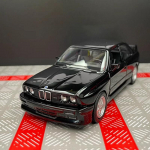 1/36 BMW M3 1987 Sulamist M&auml;nguauto Mudel Metallist Valu M&auml;ngus&otilde;idukid Autentne Peen Interj&ouml;&ouml;r Tagasit&otilde;mbamine 2 Avatavat Ust Laste Kingitus