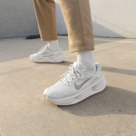 Nike Comfort Ride EasyOn Platinum Toon College Hall 42
