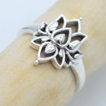 K&auml;sitsi valmistatud h&otilde;bedane lootose s&otilde;rmus 925 sterling h&otilde;bedane unisex ehe j&otilde;ulukingiks 6