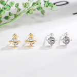 Elegantsed Mini Saturni k&otilde;rvar&otilde;ngad &ndash; &uuml;liv&auml;ikese planeedi disain, mitmek&uuml;lgne Korea stiil igap&auml;evaseks kandmiseks Diamond Planet Earrings (Platinum)
