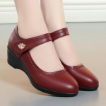 Kevadised vabaaja kiilud Naiste mustad pehmest nahast kingad Mood Mugavus &uuml;mmargune pea T&ouml;&ouml; Kontoripumbad Luksuslikud libisemisvastased kingad 35(Foot22.5cm)