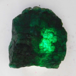 SERTIFITSEERITUD Looduslik Smaragd 79 ct Tohutu Toores Maa kaevandatud Roheline Lahtine V&auml;&auml;riskivi 53.8 mm approx roheline